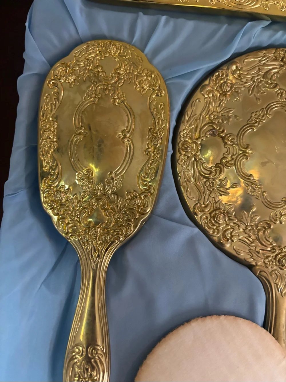 N/A elegant gold